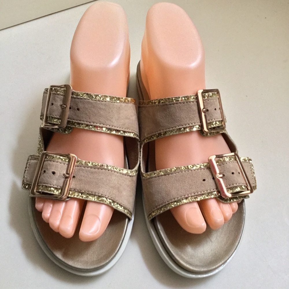 NWT Bamboo Sequined Sandal Size 7